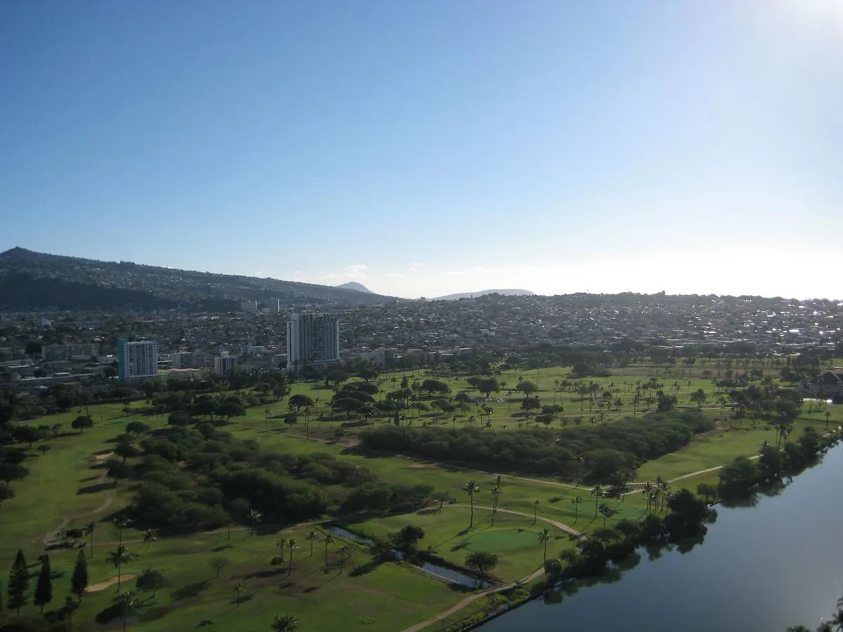 Skyline Island Colony Hotel Honolulu 3*,